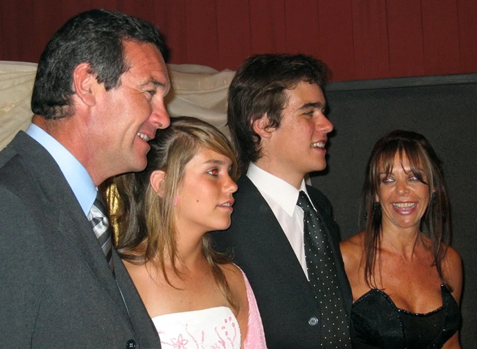 Nora Dalmasso junto a Marcelo Macarrón y sus dos hijos.