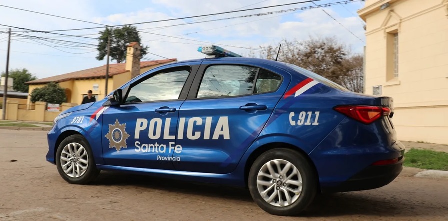 La policía acudió al lugar tras el llamado de algunos testigos.