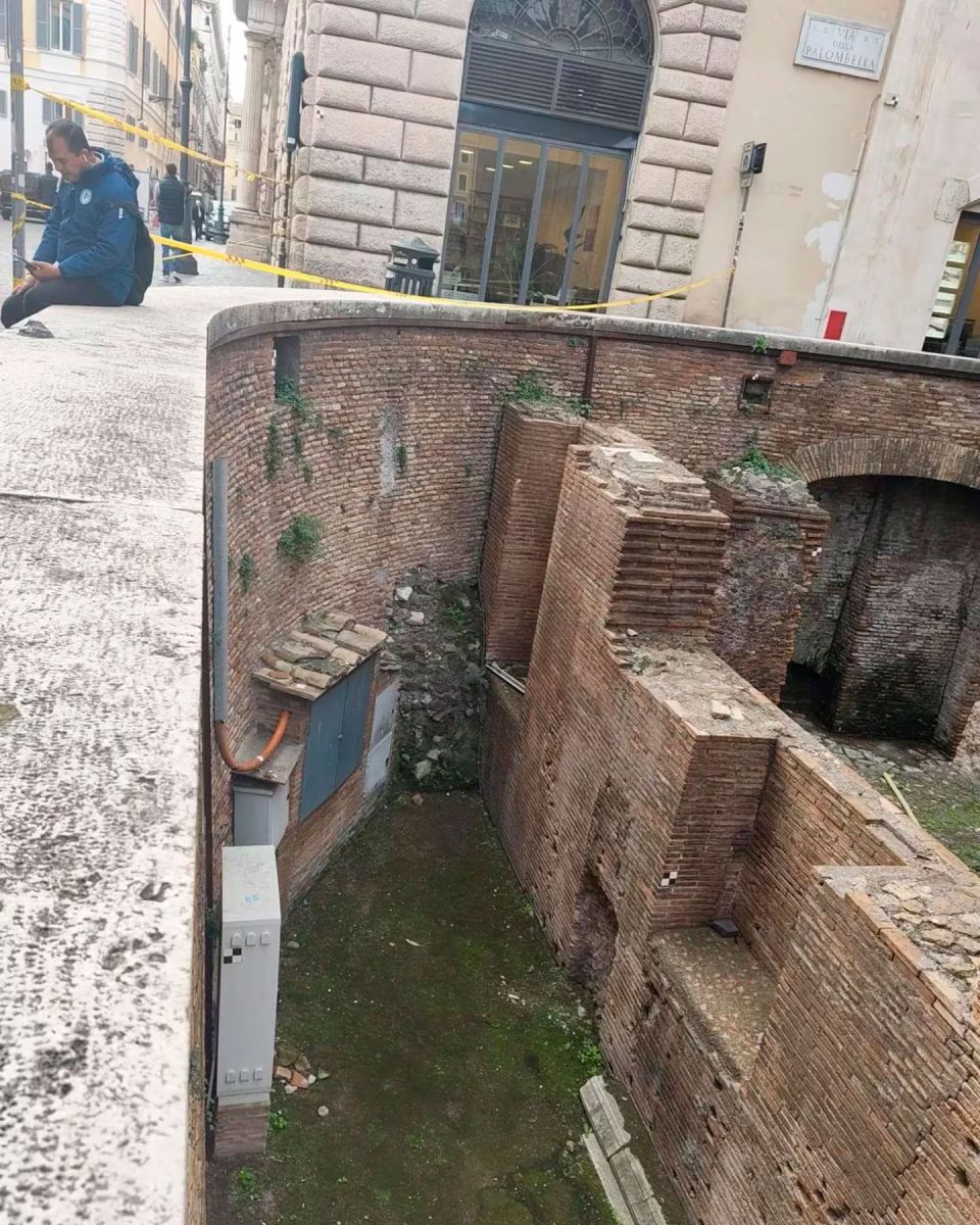 Cay&oacute; siete metros a una fosa.