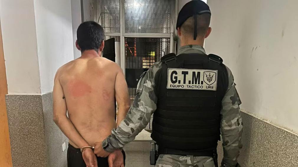 Joven bajo arresto domiciliario baleó a su novia en la garganta