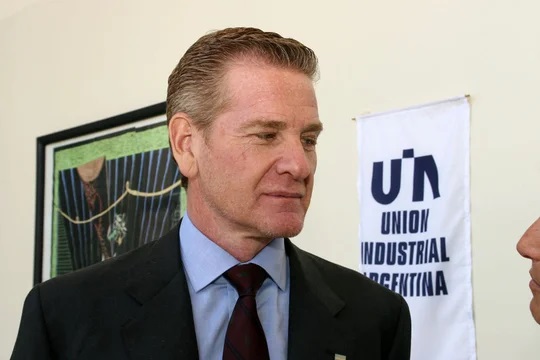 De Narváez hace oferta final para quedarse con Carrefour