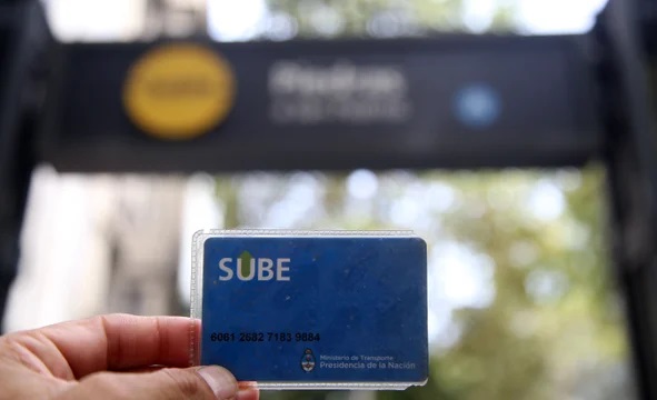 El pasaje del subte y los colectivos subirá en el primer mes del año.