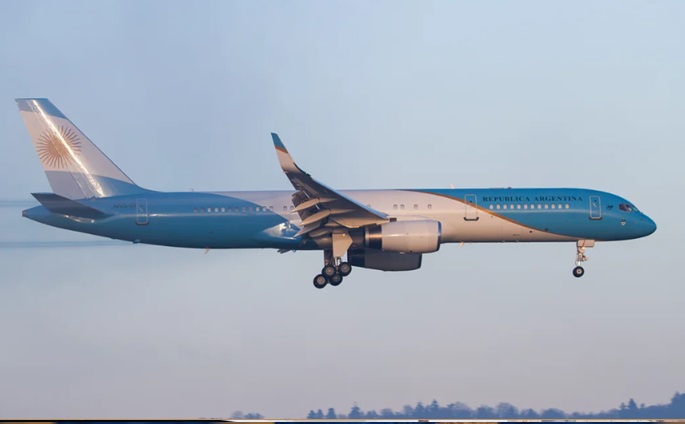 Milei ya se encuentra en viaje de regreso a Buenos Aires.