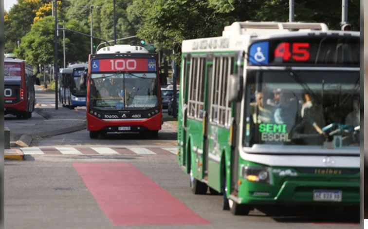 Hay acuerdo salarial en las empresas de colectivos.
