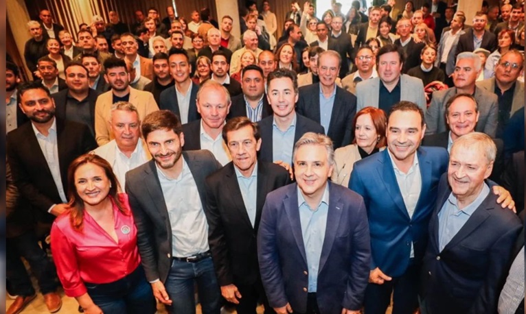 GOBERNADORES DE PROVINCIAS UNIDAS