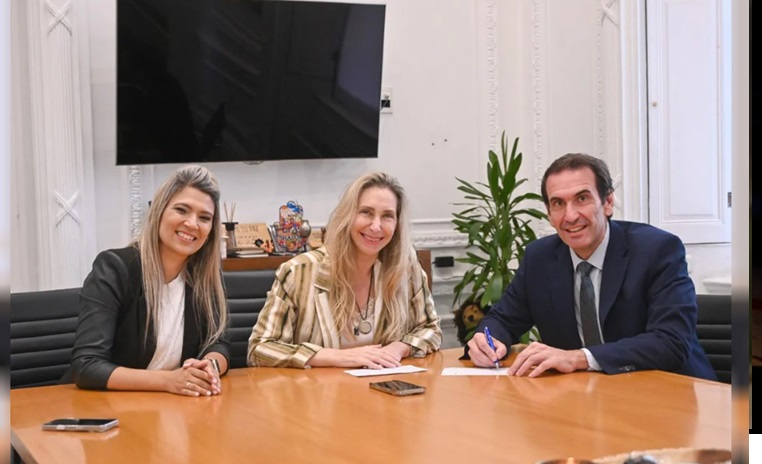 Cervi, al momento de poner el gancho.