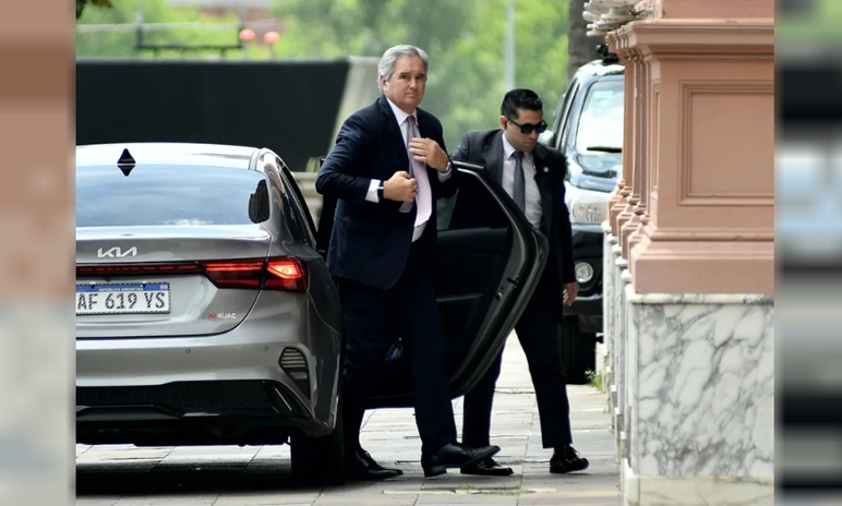 El Canciller Pablo Quirno al llegar esta mañana a Casa de Gobierno.