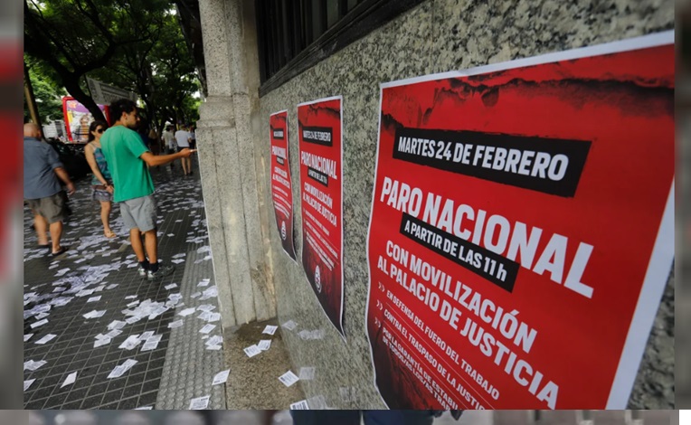 Empleados judiciales se manifiestan en contra de la crisis laboral