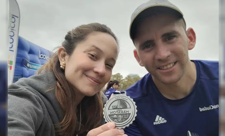 María Alexandra Gómez junto a Nahuel Gallo.