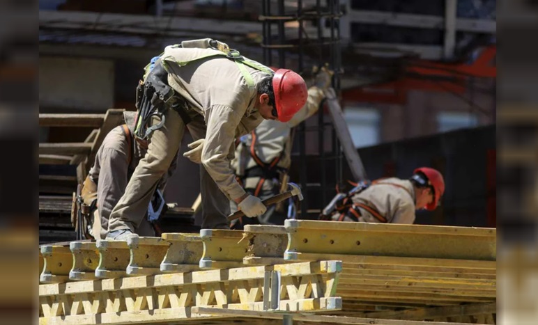 FUERTE CAÍDA DE DESEMPLEO