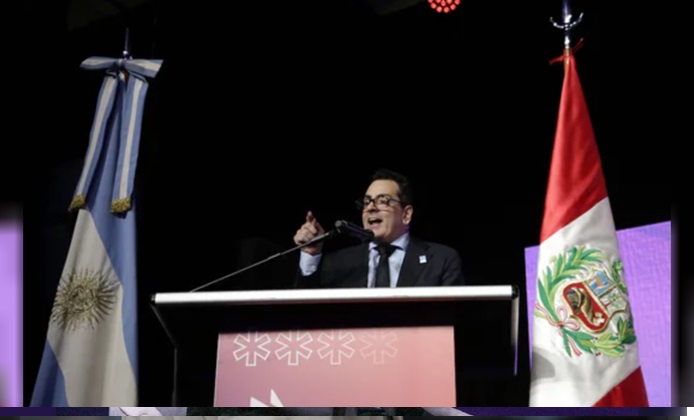 Polémica en la apertura de la Feria del Libro con Leonardo Cifelli.