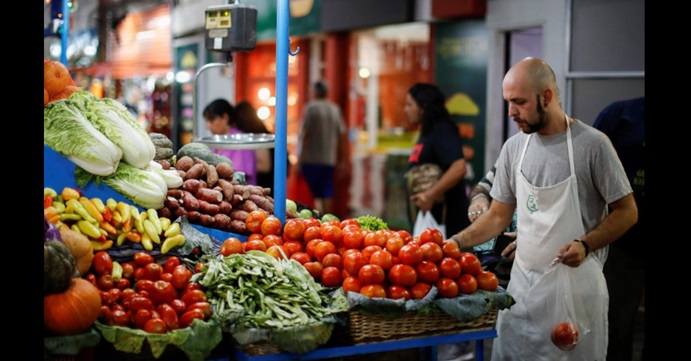 El consumo masivo sigue en caída.