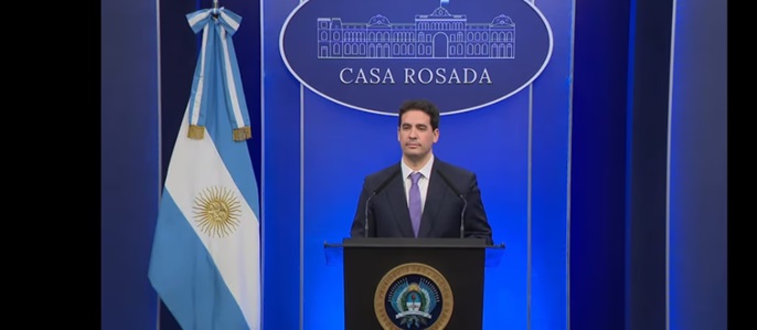 ADRIÁN RAVIER