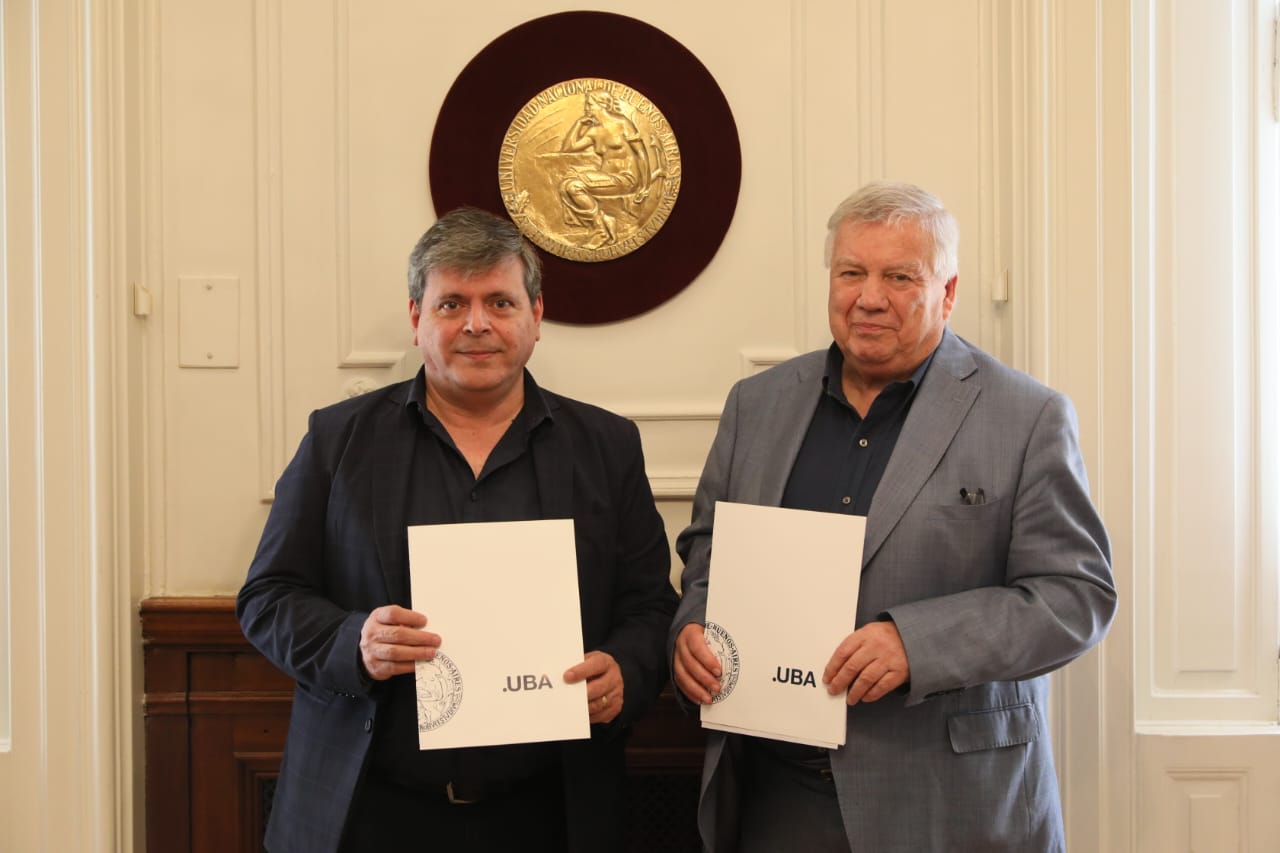 Leguizamón junto al rector de la UBA, Ricardo Gelpi. (Foto Archivo)