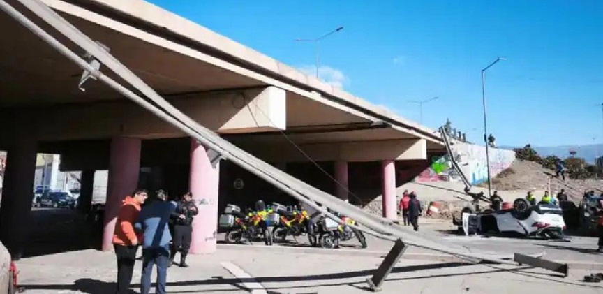 Un muerto y cinco heridos tras un violento siniestro vial en Mendoza. (Fotos: El Sol/Pablo Gonz&aacute;lez)