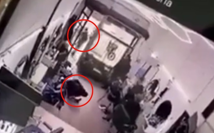 El crimen quedó grabado por las cámaras de seguridad de la barbería.