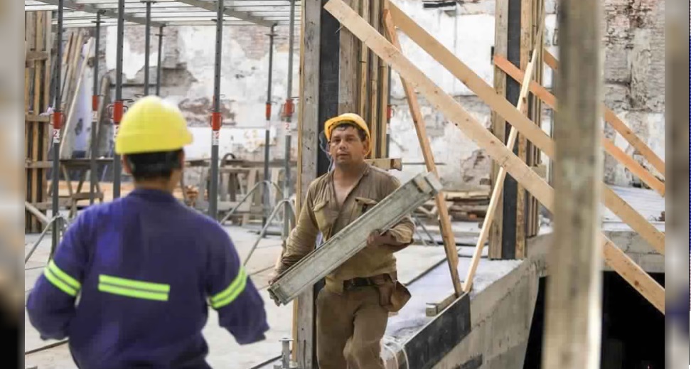 La actividad de la construcción sigue barranca abajo.