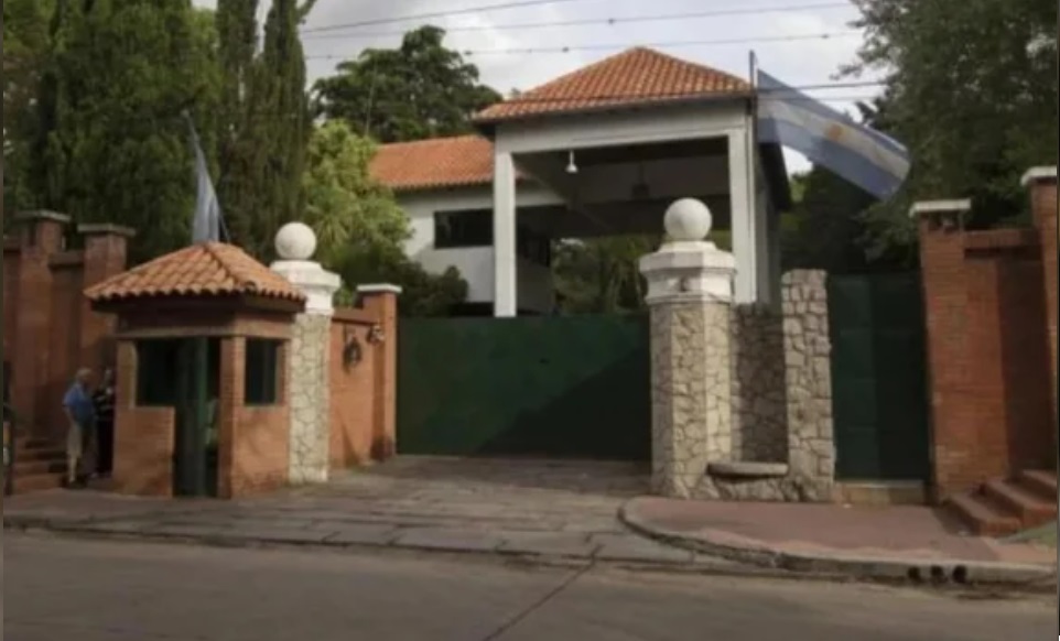 Entrada de la Quinta de Olivos,.
