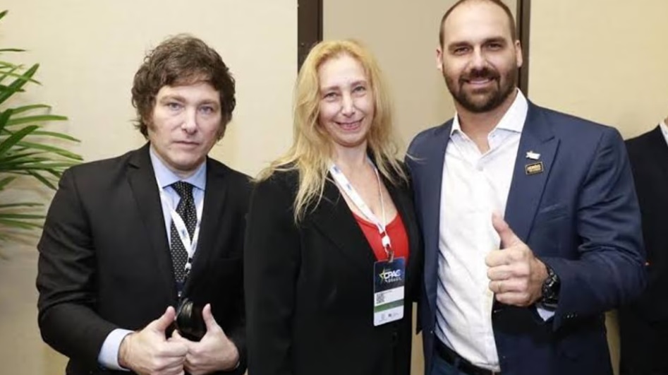 Milei con su hermana Karina y Bolsonaro.