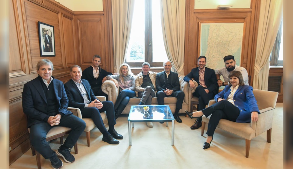 MESA POLÍTICA EN CASA ROSADA